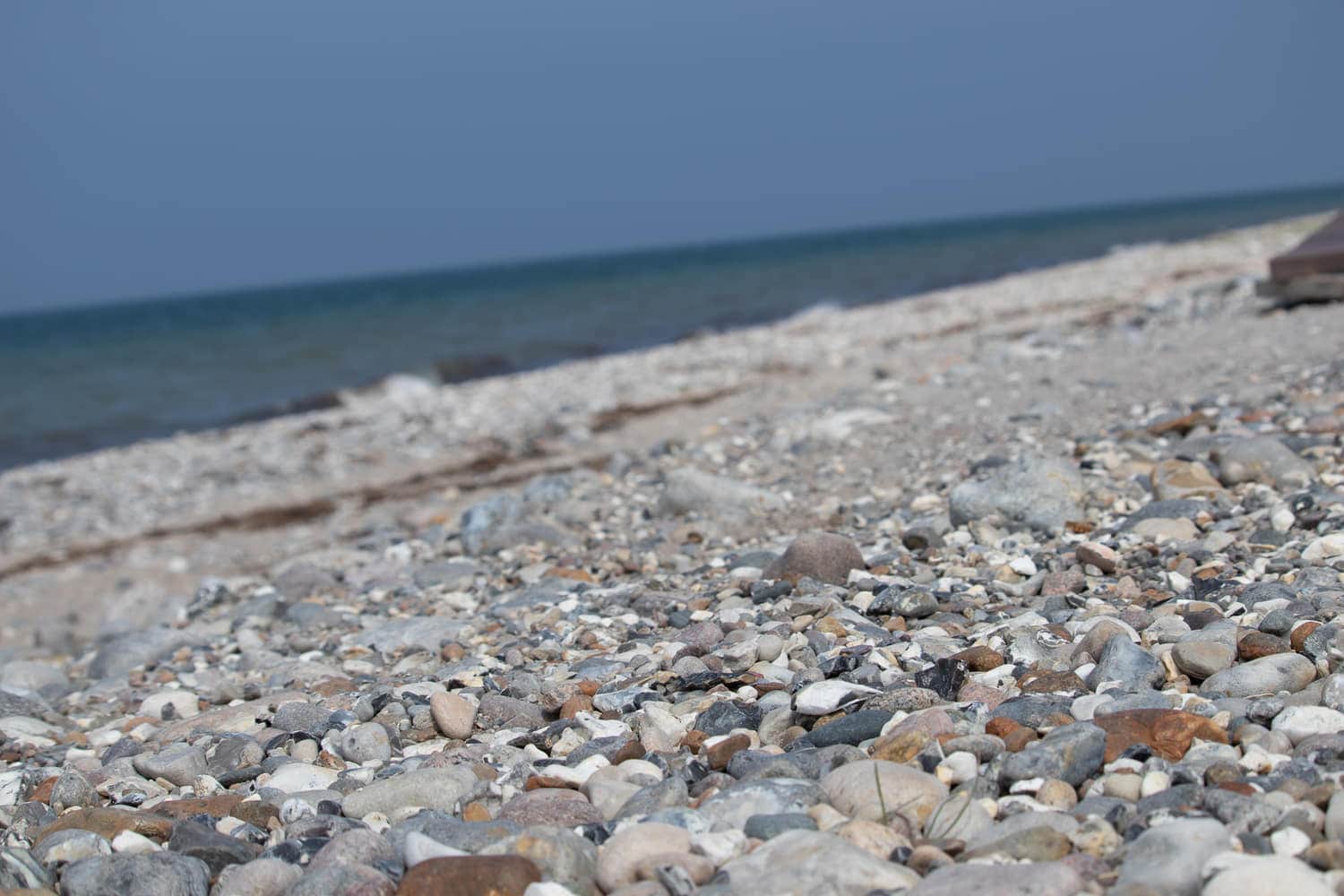 Kiesel am Naturstrand von Wallnau