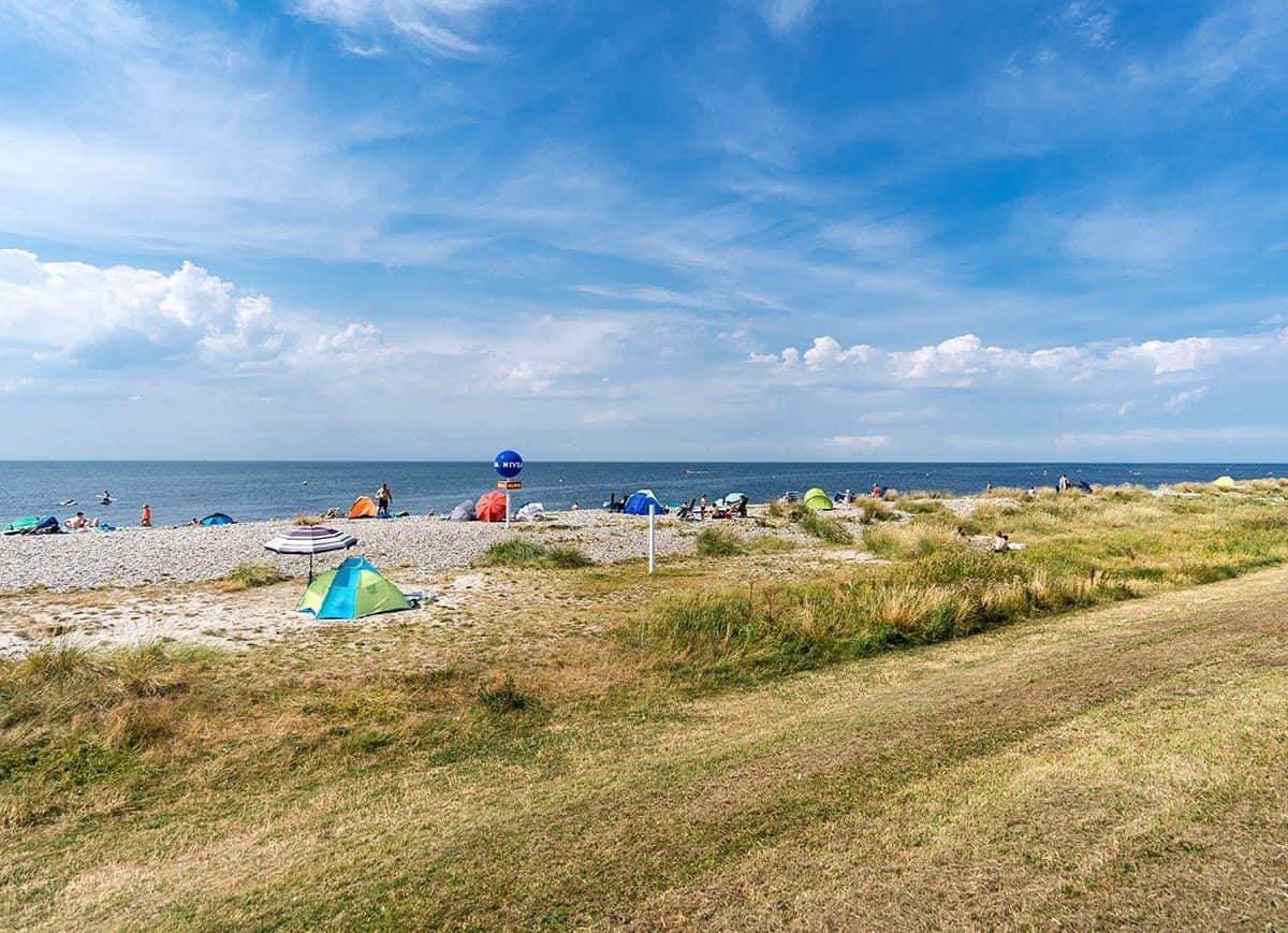 Naturstrand vor dem Campingplatz an der Westküste Fehmarns